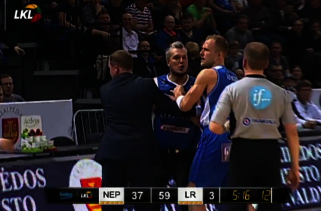 Vietoj finalo "Neptūnui" – tūkstantinė bauda