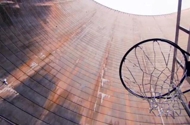 Australijoje - tolimiausias metimas krepšinio istorijoje