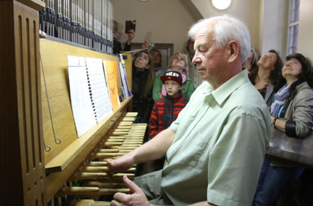 Centrinio pašto bokšte aidi kariliono istorija