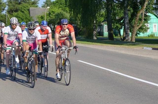 Dviračiais - 400 km per dieną