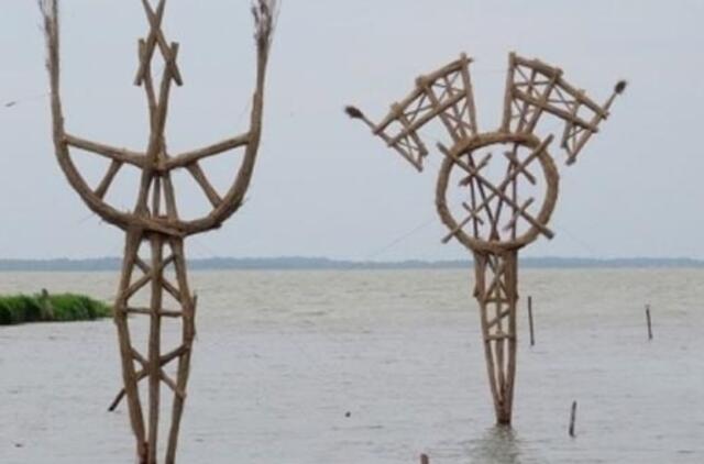 Gintaro įlanka pražydo skulptūromis