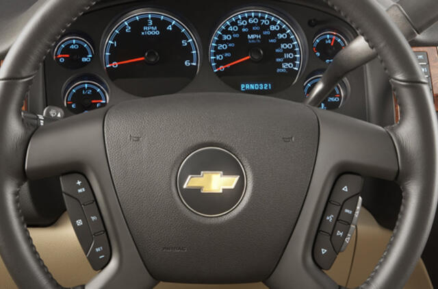 GM ir "Subaru" atšaukia 435 tūkst. automobilių dėl galimų  oro pagalvių defektų