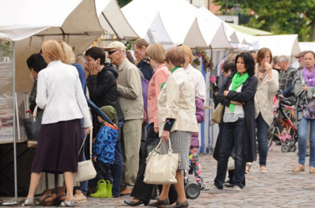 Joninių jomarko lietus nesugadino