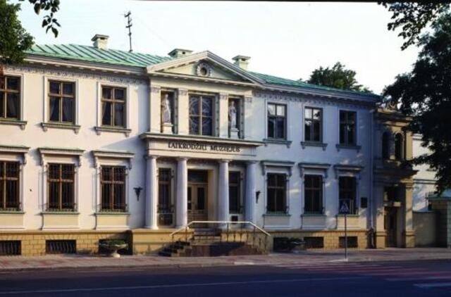 Klaipėdoje atidaroma istorinių rūmų laikrodžių paroda