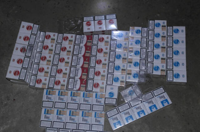 Kontrabandinės cigaretės - namo kambaryje ir rūsyje