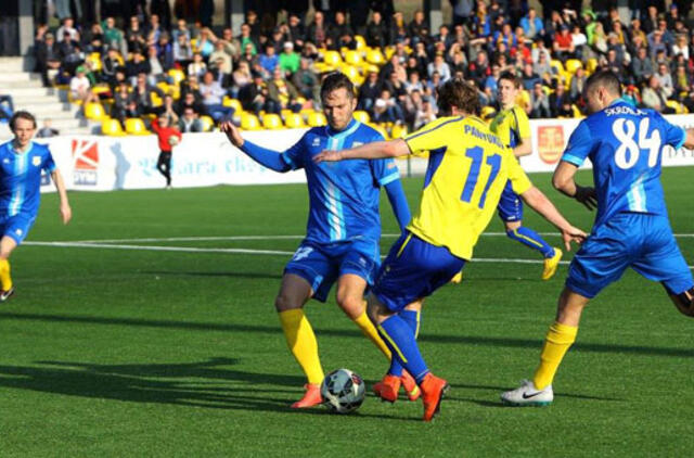 Lentelė suskilo į dvi dalis