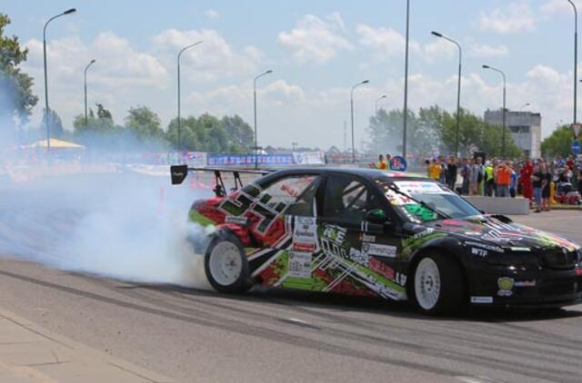 Riaumojantys automobiliai pakeis eismo maršrutus