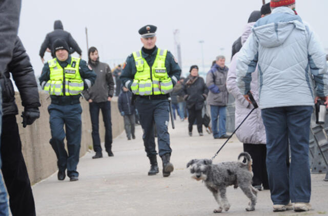 Statutiniai pareigūnai netesėtus pažadus primins protestais