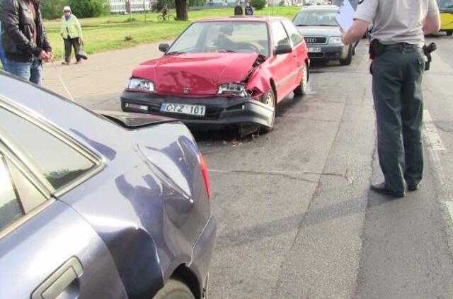 Statybininkų prospekte - smūgis į galą