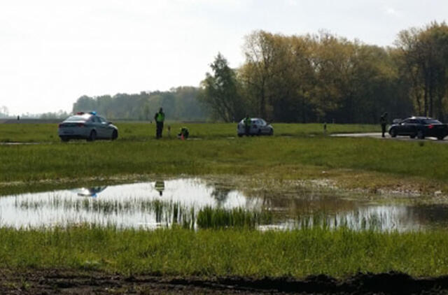 Tamsioje byloje pasimatė šviesos takelis