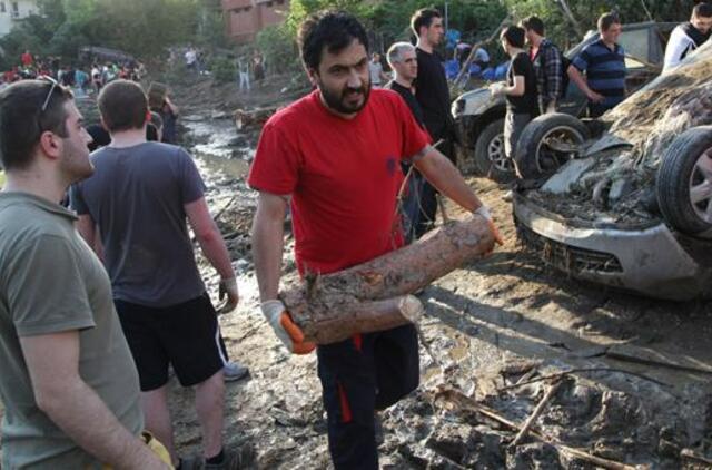 Tbilisyje rastas dar vienos potvynio aukos lavonas