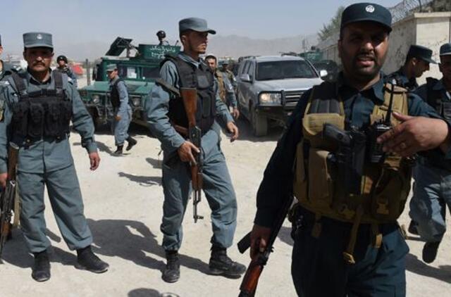 Apie 100 Afganistano policininkų prisijungė prie talibų