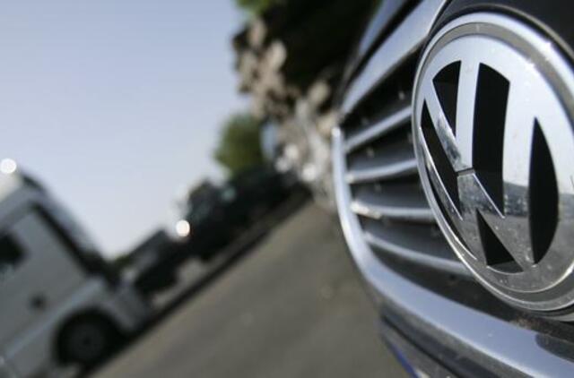 Bandydamas pavogti automobilį, vagis apgadino vairą