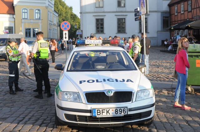 Jūros šventės dalyviams pagrasino žaibas