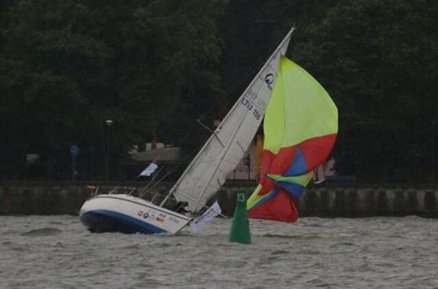 "Kuršių marių regata“: plyšo burės, lūžo stiebas