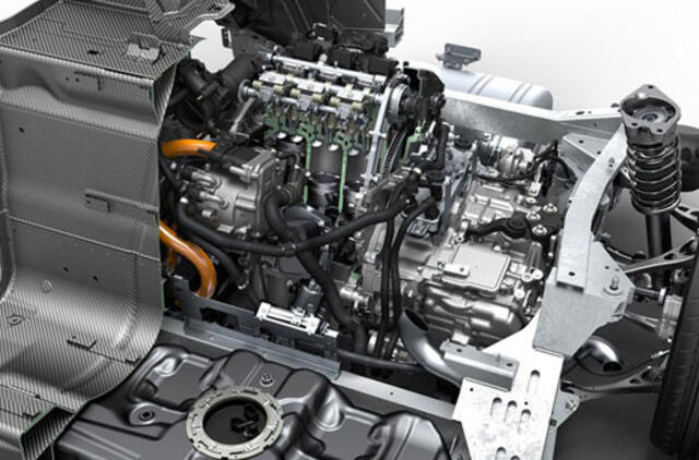 Metų variklio rinkimai: BMW apiplėšė fordą