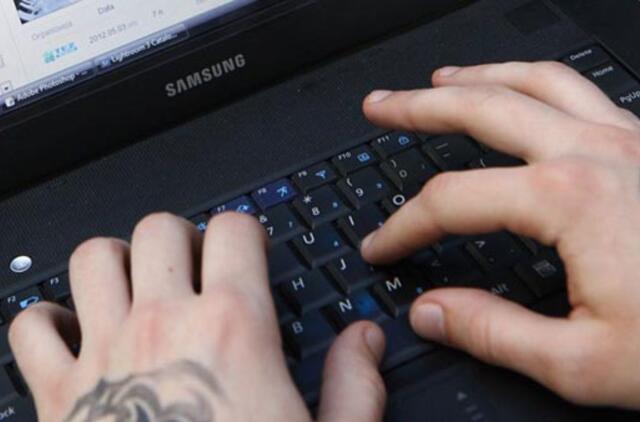 Ne juokai: perimti automobilio valdymą internetu - vieni juokai