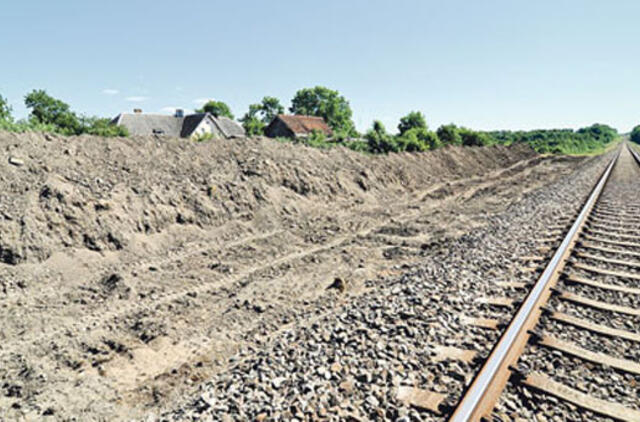 Triukšmą bando slopinti pylimu