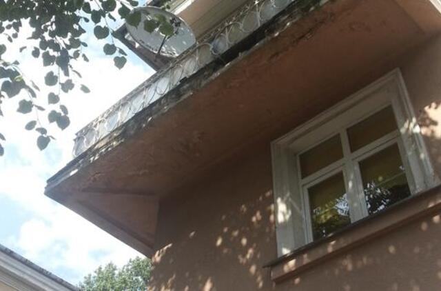 Griūvančius balkonus sutvarkys per renovaciją