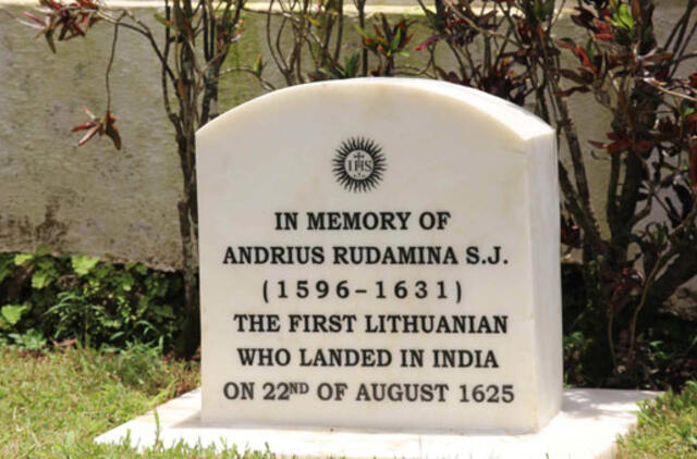 Indijoje atidengtas paminklas Andriui Rudaminai
