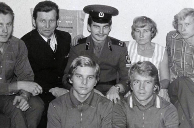 Klaipėdos akvarelės: namai ir žmonės (401)