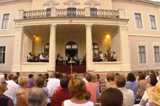 Palangoje prasideda romantiškosios "Nakties serenados"