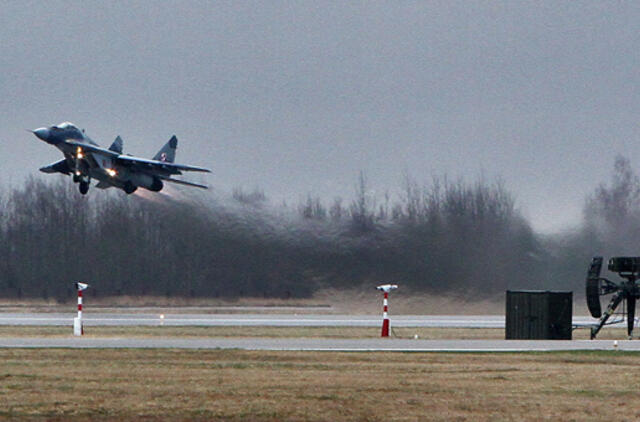Praėjusią savaitę NATO naikintuvams teko palydėti du Rusijos orlaivius