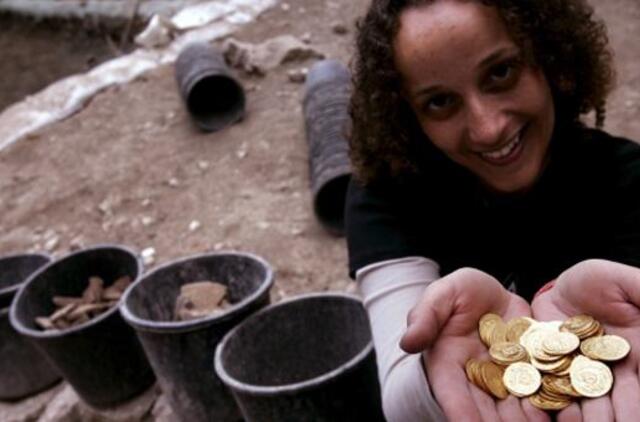 Prie Floridos krantų narai rado ispaniškų auksinių monetų lobį