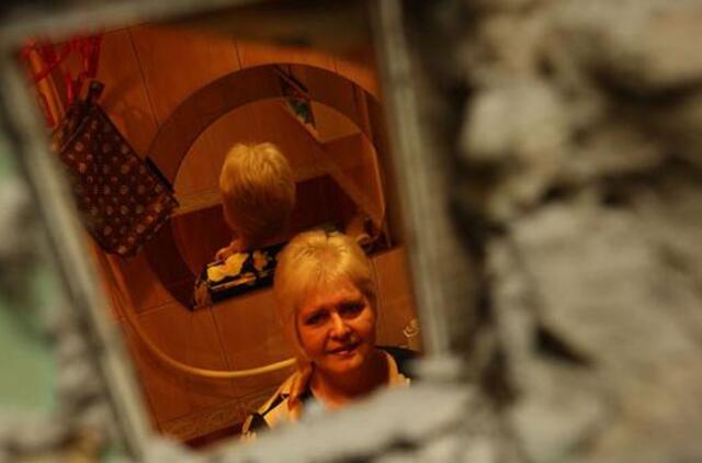 Vietoje žadėtos renovacijos - skylės ir nežinia