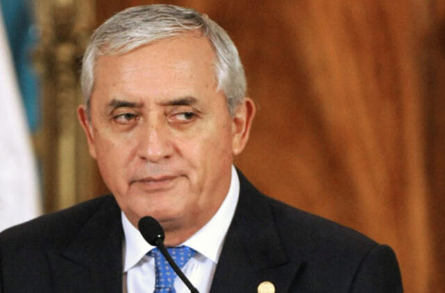 Išduotas arešto orderis suimti Gvatemalos prezidentą