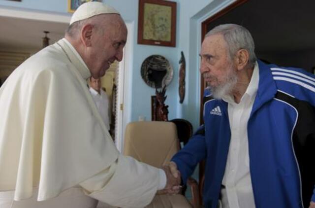Kuboje popiežius susitiko su Fideliu Kastru