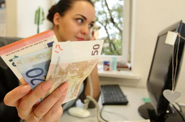 Lietuvos bankų klientų asociacija ragina uždrausti greitųjų kreditų reklamą