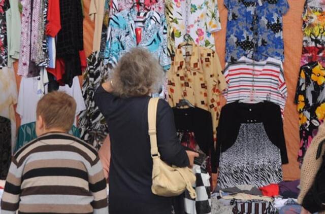 Minijos gatvės turgelyje - nemokama rūbų dalinimo akcija