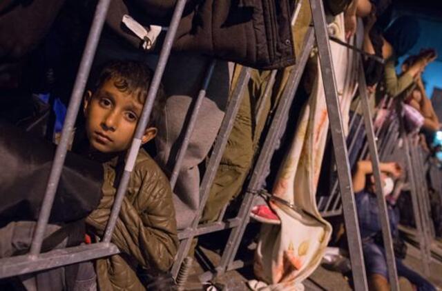 Slovėnijos riaušių policija prieš pabėgėlius panaudojo ašarines dujas