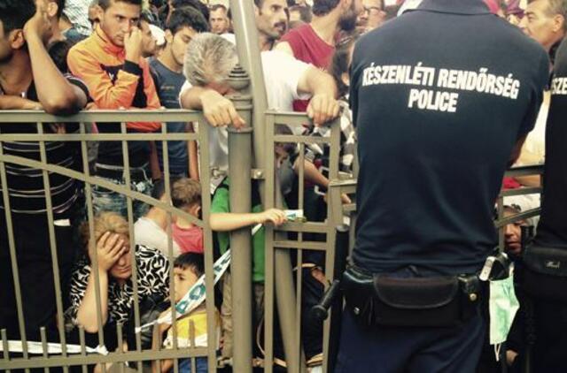 Vengrija atidarė traukinių stotį, tačiau į ją neįleidžia migrantų