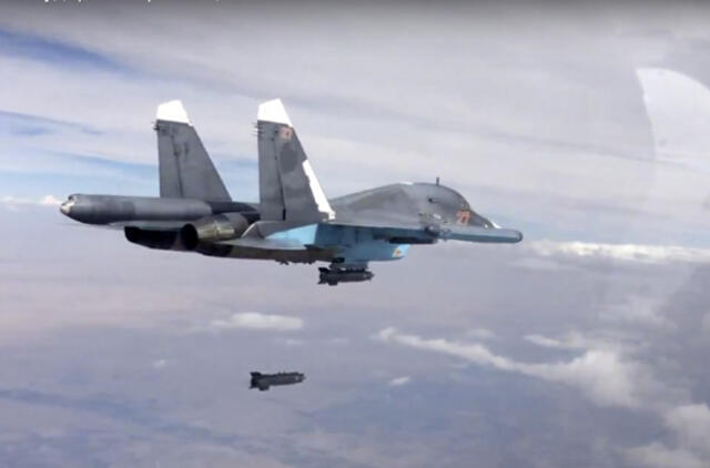 Dešimtys tūkstančių sirų bėga nuo Rusijos bombų