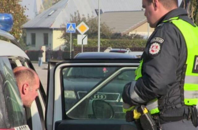 Girtas vairuotojas partrenkė moterį su trim vaikais