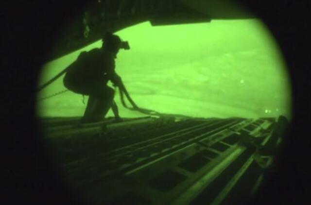 JAV nuosaikiems sukilėliams Sirijoje išmetė 50 tonų amunicijos