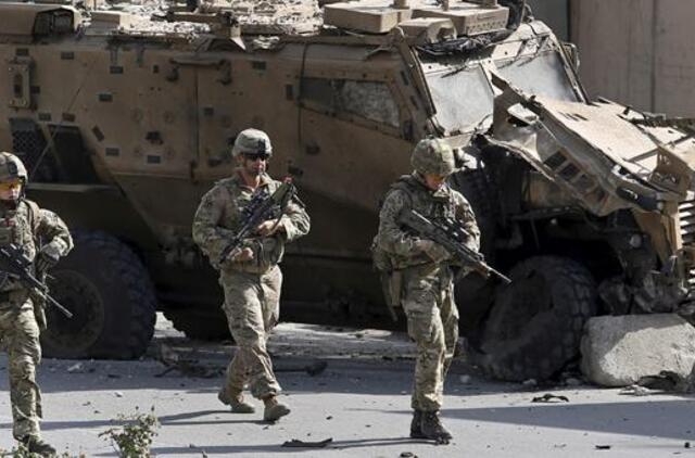 Kabule atakuotas NATO karinis transportas