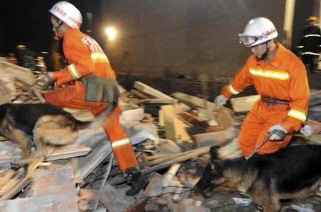 Kinijoje sugriuvus pastatui žuvo 17 žmonių