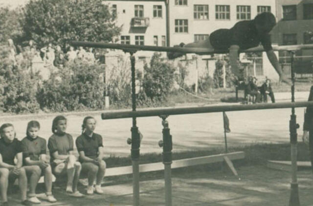 Klaipėdos akvarelės: namai ir žmonės (413)