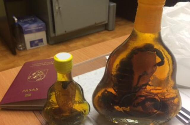 Muitininkai sulaikė gyvačių užpiltines iš Tailando