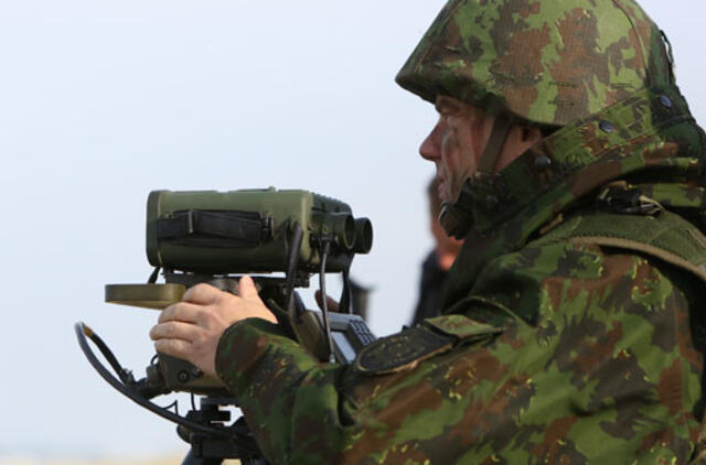 Už gyventojų skirtą paramą kariuomenė pirks optinių taikiklių