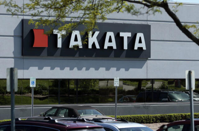 Dėl oro pagalvių skandalo krinta "Takata" akcijų vertė