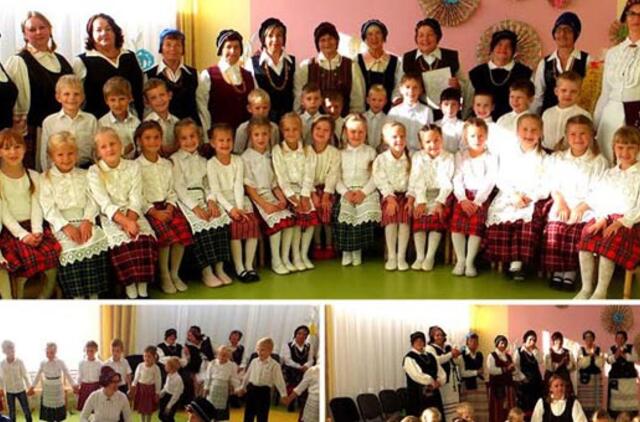 "Eisem, sesi, į darželį"