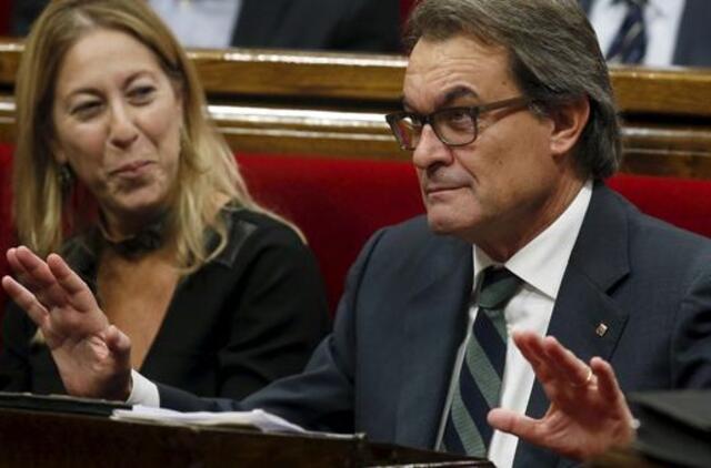 Katalonijos vyriausybė žada tęsti atsiskyrimo procesą