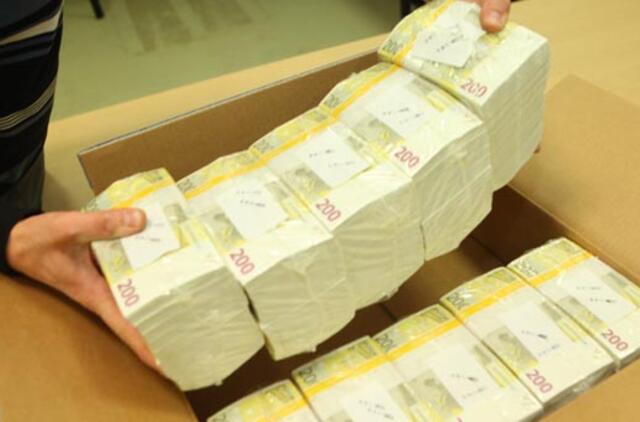 Lietuvos banko pinigų saugyklos papildytos eurų banknotais