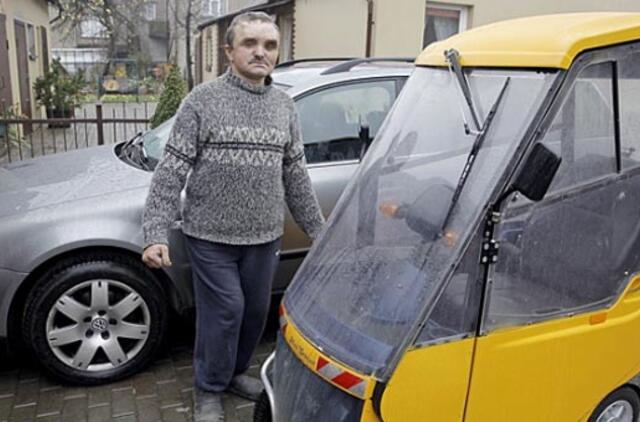 Miniatiūrinė gargždiškio mašina traukia žvilgsnius