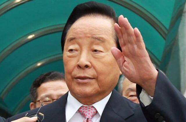 Mirė buvęs Pietų Korėjos prezidentas Kim Čen Samas