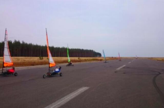 Vėjaračių čempionato dalyvius išbandė lietus, kruša ir štormas